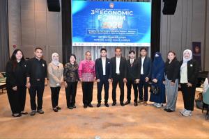 ศอ.บต.ร่วมงาน ECONOMIC FORUM 2026 เศรษฐกิจฮาลาลสร้างสรรค์และห่วงโซ่คุณค่ายางพาราที่ยั่งยืน ณ ประเทศมาเลเซีย