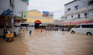 อ่วมไม่แพ้ไทย!กัมพูชาเจอฝนถล่มทำน้ำท่วม10จังหวัด กระทบประชาชนนับหมื่นครัวเรือน