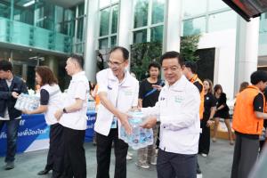 กลุ่ม ปตท. เร่งส่งมอบอาหารและน้ำดื่มให้ผู้ประสบอุทกภัยกรุงเทพและปริมณฑล