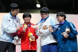 ไม่ใช่แฝดก็เหมือนแฝด! 4 นักกีฬาอีสปอร์ตเอเชียนเกมส์ 2026 หน้าคล้ายกันจนโซเชียลฮือฮา