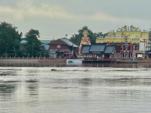 “น้ำปิง-น้ำน่าน” หลากเพิ่มเกือบเต็มความจุ เอ่อท่วมโรงเรียนในเมืองนครสวรรค์แล้ว