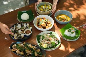 สัมผัสรสชาติแห่งท้องทะเล ผ่านเมนูหอยตลับเกาะปลิง “A Taste of Koh Pling’s Local Tides” ณ ภูเก็ต แมริออท รีสอร์ท แอนด์ สปา ในยางบีช