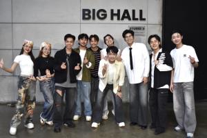 โค้งสุดท้าย! “วิบวับ STAGE SHOW” ลูกทุ่งสายเฮ ปะทะ ลิเกสายฮา 13 ศิลปินตัวตึง พร้อมระเบิดความม่วน 4 ต.ค.นี้!