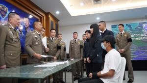 รวบหนุ่มจีนหนีหมายแดง INTERPOL คดีฉ้อโกง 200 ล้าน ผงะ Overstay 578 วัน
