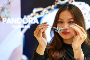 Pandora ทุ่ม 5,000 ล้าน! เปิดตัวโรงงานผลิตเครื่องประดับใหญ่ที่สุดในโลกที่ 'เวียดนาม'