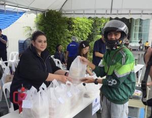 “ภูมิใจไทย” เปิดโรงครัว รวมพลังส่งอาหารถึงผู้ประสบภัย เพิ่มครัวฮาลาล โดยยังไม่มีกำหนดปิด