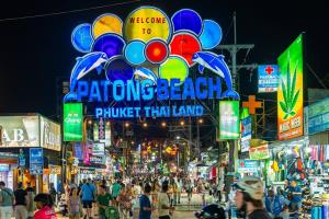 ปักหมุด! “ซอยบางลา” ไนท์ไลฟ์ หาดป่าตอง ที่กำลังพลสหรัฐฯ ต้องไม่พลาด