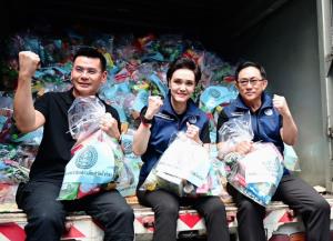 “ศุภจี” ส่งถุงยังชีพ 2,000 ชุด ช่วยน้ำท่วมปราจีนบุรี กำชับ “พาณิชย์” ดูแลสินค้า–ราคา เร่งกระจายไข่ไก่ พร้อมเตรียม “ธงฟ้า” ฟื้นฟูหลังน้ำลด