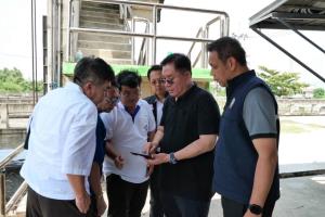 รองฯ “ฐนันดร์” ลงพื้นที่ชลบุรี ติดตามระบบระบายน้ำ เตรียมพร้อมรับสถานการณ์ฝนเดือนตุลาคม