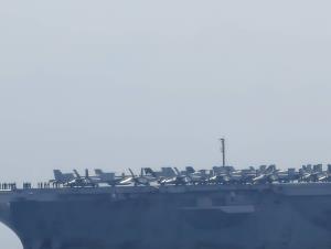เทียบท่าภูเก็ตแล้ว เรือ USS George H.W. Bush - เรือ USS Delbert D. Black  พร้อมกำลังพล 5 พันนาย ท่ามกลางการดูแลความปลอดภัยเข้ม