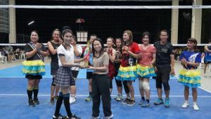 เริ่ดนะจ๊ะ! ทต.ลวงเหนือ เชียงใหม่ จัดแข่งวอลเลย์บอลท้องถิ่นส่งเสริมกีฬา ดึงทีมสาวสองLGBTQตบโชว์ เรียกรอยยิ้มถ้วนหน้า