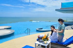 สัมผัสนิยามใหม่แห่งการพักผ่อนเหนือระดับ ณ รอยัล คลิฟ พัทยา กับประสบการณ์ครบครันสำหรับครอบครัว กีฬา และเวลเนส พร้อมรางวัลการันตีมาตรฐานระดับสากล