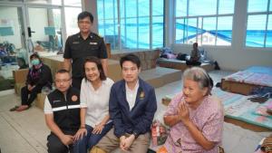 5 รัฐมนตรีผนึกกำลังลงพื้นที่ปราจีนบุรี แยก 3 คณะกระจายกำลังช่วยน้ำท่วม เร่งดูแลประชาชนถึงพื้นที่ท