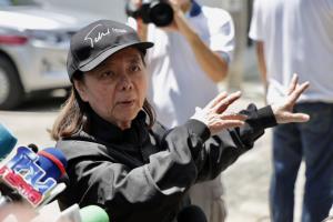 “แม่ภัทร” พาตำรวจชี้จุดถูกอุ้มขึ้นรถตู้ เล่านาทีระทึก ถูกชาย 2 คนล็อกแขน ปิดปาก