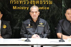 “รุทธพล” โต้ อ.ปรเมศวร์ ดูคลิปฉบับเต็ม ปัดฟอกขาว "สามี-สส.ไอเดียร์" ดีเอสไอตั้งเรื่องสอบปมเว็บพนันแล้ว