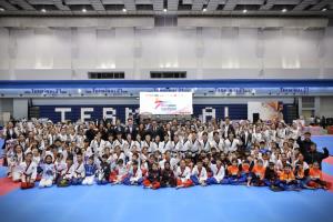 เปิด ธอส.เทควันโด พุมเซ่ ประเทศไทยที่โคราช คึกคัก วันแรก “บีเอ็ม” แชมป์โลก พิชิต “หมูปิ้ง” เหรียญเงินเอเชียนเกมส์