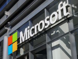 สหรัฐฯ ระงับสิทธิ์ Microsoft และบ.ไอทีชั้นนำจากโครงการ 'กรีนการ์ด' อ้างเปิดทางต่างชาติแย่งงานคนมะกัน