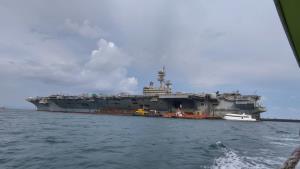 บ๊ายบายภูเก็ต  เรือบรรทุกเครื่องบิน USS GEORGE H.W. BUSH และ เรือคุ้มกัน USS DELBERT D. BLACK  ถอนสมอออกจากภูเก็ตแล้ว