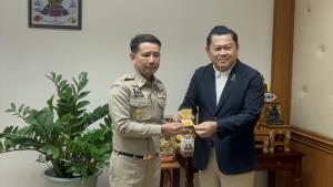 “เสฏฐวุฒิ” อดีตนายอำเภอบ้านสร้าง เข้ารายงานตัวผู้ว่าฯ ลพบุรี รับตำแหน่งนายอำเภอลำสนธิ ชี้โยกย้ายเป็นเรื่องปกติราชการ
