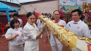 ผู้ว่าการ ททท. ร่วมพิธียกเสาโกเต้ง ศาลเจ้ากระโสมเต้าโบ้เก้ง จ.พังงา สืบสานประเพณีถือศีลกินผัก 186 ปี