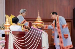 “ปลิว ตรีวิศวเวทย์” รับดุษฎีบัณฑิตกิตติมศักดิ์ ลูกๆ ร่วมยินดี