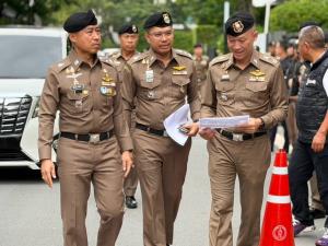 ผบ.ตร.นำเปิดยุทธการเฟส 8 ทลายนอมินีต่างด้าวกลางกรุง รวบ 11 ผู้ต้องหา ใช้บริษัทซื้อบ้านหรู 94 หลัง มูลค่ากว่า 6 พันล้าน