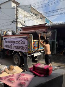“มท.3” ส่งเรือท้องแบนช่วยบางน้ำเปรี้ยว พร้อมระดมรถขนขยะฟื้นฟูเคหะร่มเกล้า