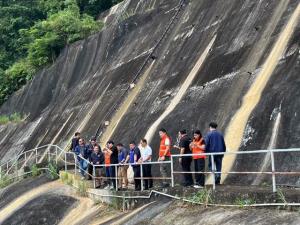 สทนช. ลงพื้นที่กาญจนบุรี ตรวจสะพานเสียหายจากน้ำท่วม ติดตามแผนระบายน้ำเขื่อนวชิราลงกรณม