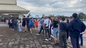 (คลิป)พรึ่บ!ผู้ประกันตนเชียงใหม่ตบเท้าต่อแถวเลือดตั้งบอร์ด ปกส.ล้นศูนย์ประชุมเฉลิมพระเกียรติฯ