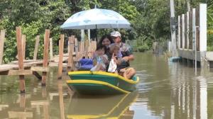 ชาวบ้านวัดยมบางปะอินโอดใช้ชีวิตลำบาก นำเจ้าพระยาท่วมสูง 1-2 เมตร!  เผยอดีต 3-4 ปีท่วมครั้ง ปัจจุบันแทบทุกปี