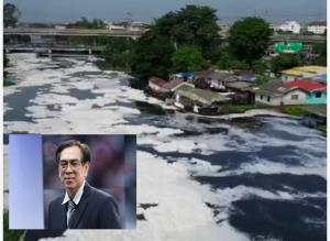 ผวา! น้ำคลองรังสิตดำปี๋ ฟองขาวลอยเกลื่อน-กลิ่นเหม็นหลังน้ำท่วม คาดน้ำเน่าเสียจากการย่อยสลายสารอินทรีย์