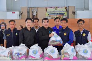 อธิบดีกรมชลฯ ห่วงใยชาวองครักษ์ ส่งต่อถุงยังชีพกว่า 600 ชุด ช่วยผู้ประสบภัยน้ำท่วม