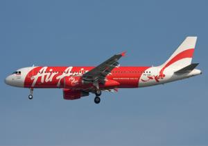 แอร์เอเชีย อัดโปรฯ ลด 500 บาทเส้นทางบินในประเทศ ผ่านโค้ด “FLYTODOM”