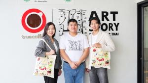 ทรูคอฟฟี่ x มูลนิธิออทิสติกไทย x Artstory By Autistic Thai หนุนศิลปิน-บาริสต้าออทิสติกผ่าน “กระเป๋าผ้ากากกาแฟ”
