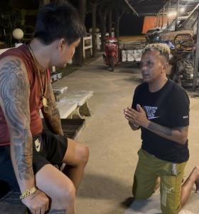 “อำนาจ” ซมซานกลับอุบลฯ สารภาพ “จอนนี่” กลับไปเสพยา ตำรวจดังอ้าแขนรับ ย้ำรอบนี้ใช้กฎเหล็กดูแล
