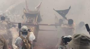 ตื่นตา “พิธีแห่พระรอบเมือง” งานถือศีลกินผักพังงา ประทัดกว่า 1 ล้านนัด ดังกึกก้องเมืองเก่าตะกั่วป่า