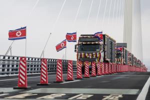 จีน-DPRK เปิดใช้ 'สะพานข้ามแม่น้ำยาลู่' แห่งใหม่ หนุนการค้า-แลกเปลี่ยนสองชาติ
