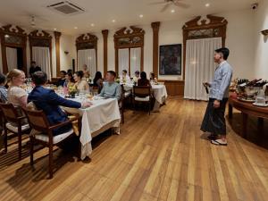 สถานทูตสหรัฐฯ ในย่างกุ้งจัดงานเลี้ยงสุดหรู เปิดตัวไวน์อเมริกันดื่มคู่กับอาหารพม่า