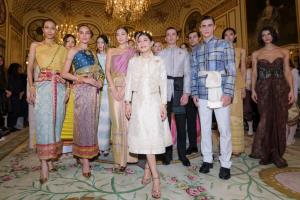 ผ้าไทยฟีเวอร์ทั่วกรุงปารีส ถ่ายทอดคุณค่ามรดกภูมิปัญญาไทยสู่เวทีโลก