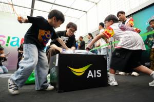 ศึกเบย์เบลด RUSH N’ ROLL : The New Age ปักหมุด AIS SIAM ใจกลางกรุงเทพฯ เปิดเวทีดวลลูกข่างรุ่นจิ๋ว สร้างพื้นที่ความสุขเชื่อมสัมพันธ์ครอบครัว