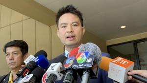 “ภราดร” เผย งบกลาง 69 สำหรับเยียวยาน้ำท่วมหมดแล้ว จ่อชง ครม.เพิ่ม ไม่การันตีทันพรุ่งนี้หรือไม่ คาดกระทบ 1 ล้านครัวเรือน