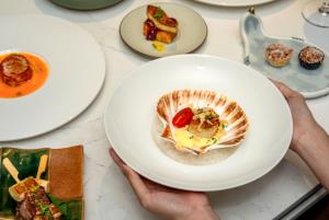 เพลิดเพลินทุกเย็นวันศุกร์ กับบุฟเฟต์ A La Minute All You Can Feast ณ โรงแรมคราวน์ พลาซ่า กรุงเทพฯ