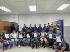 รวบ 8 ผู้คุมม้าถอนเงินแก๊งสแกมเมอร์ ถอนเงินเหยื่อนับล้านต่อวัน ก่อนแปรเป็นทองส่งบอสจีน