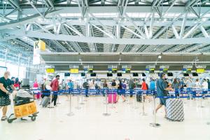 การบินชะลอตัว CAAT เผยสถิติ Q3 /69 ผู้โดยสาร-เที่ยวบินลดกว่า 3% น้ำมันพุ่ง ขึ้นค่าPSC กดดันแอร์ไลน์-นักท่องเที่ยว