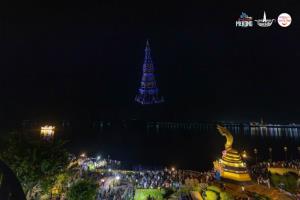 มิติใหม่ "ไหลเรือไฟนครพนม" ททท.จัดเต็มโชว์โดรนสุดตื่นตากลางลำน้ำโขง
