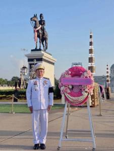 ดร.ธนพล คงเจี้ยง นายกสภาทนายความพร้อมคณะกรรมการ ร่วมพิธีวางพวงมาลาถวายราชสักการะ ร.5 เนื่องในวันปิยมหาราช