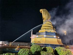 เร่งฟื้นฟู “องค์พญาศรีสัตตนาคราช” หลังเกิดไฟไหม้สร้อยองค์ปู่พญานาคคืนส่งท้ายงานไหลเรือไฟ