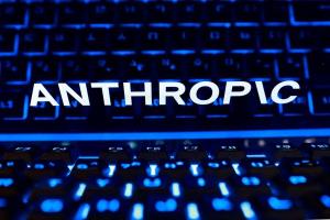 Anthropic ยื่นเอกสาร IPO จ่อทุบสถิติ SpaceX เตือนความเสี่ยง AI ล้างโลก